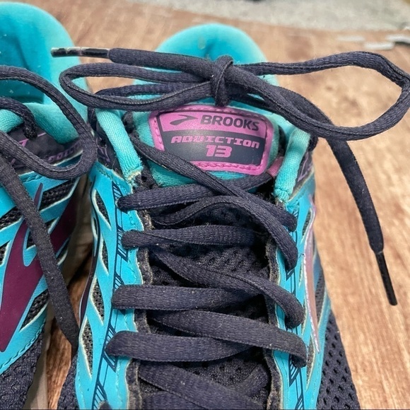 Brooks Addiction 13 Women's Running Shoes - Picture 2 of 6